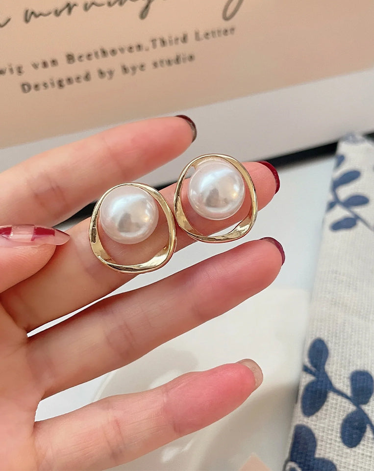 Geometric Pearl Studs