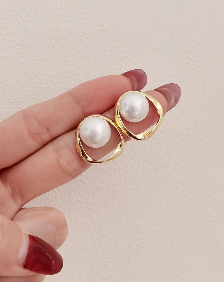 Geometric Pearl Studs