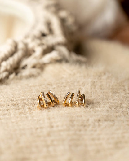Four Claw Studs