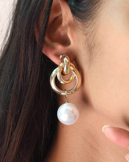 Interlinked Dangling Pearl Drop